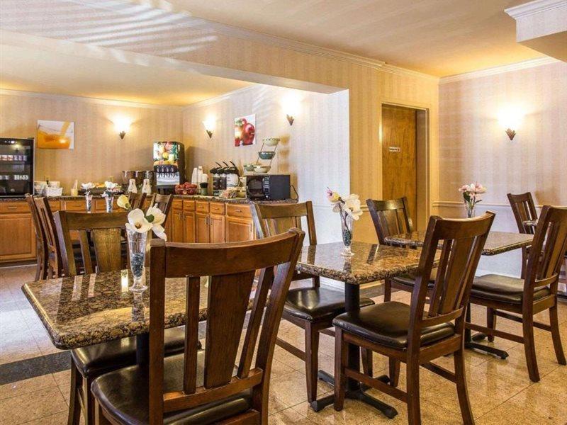 קולומביה Quality Inn Fort Jackson מראה חיצוני תמונה