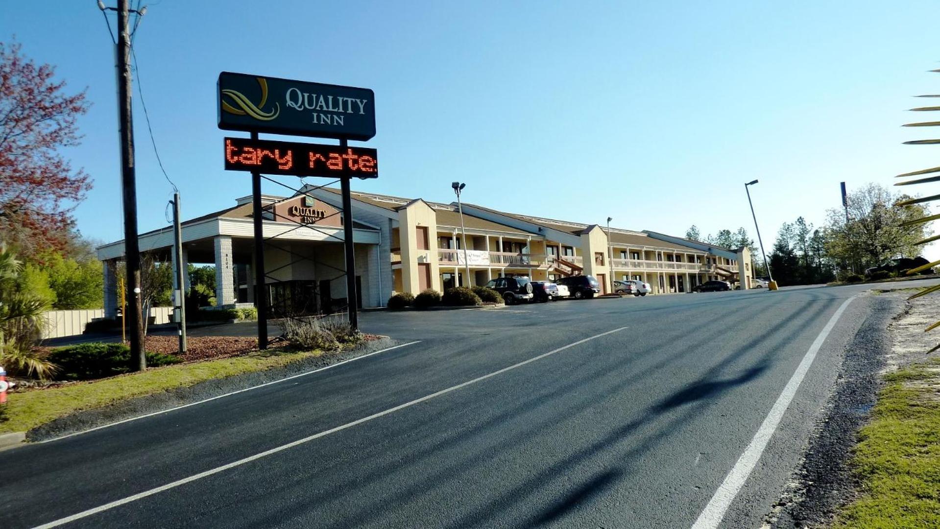 קולומביה Quality Inn Fort Jackson מראה חיצוני תמונה
