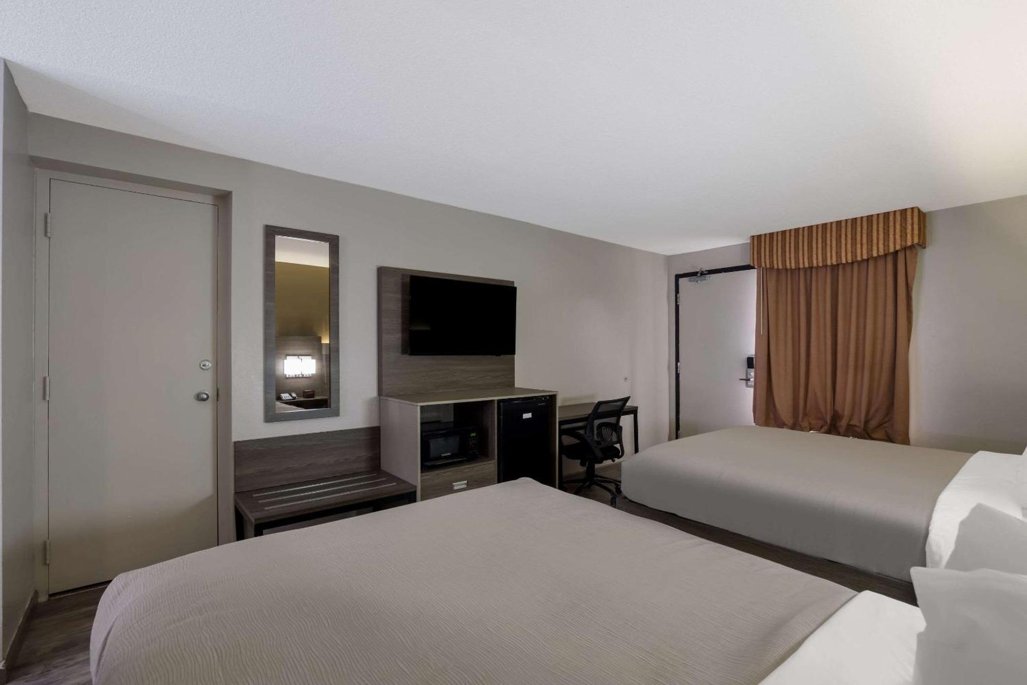 קולומביה Quality Inn Fort Jackson מראה חיצוני תמונה