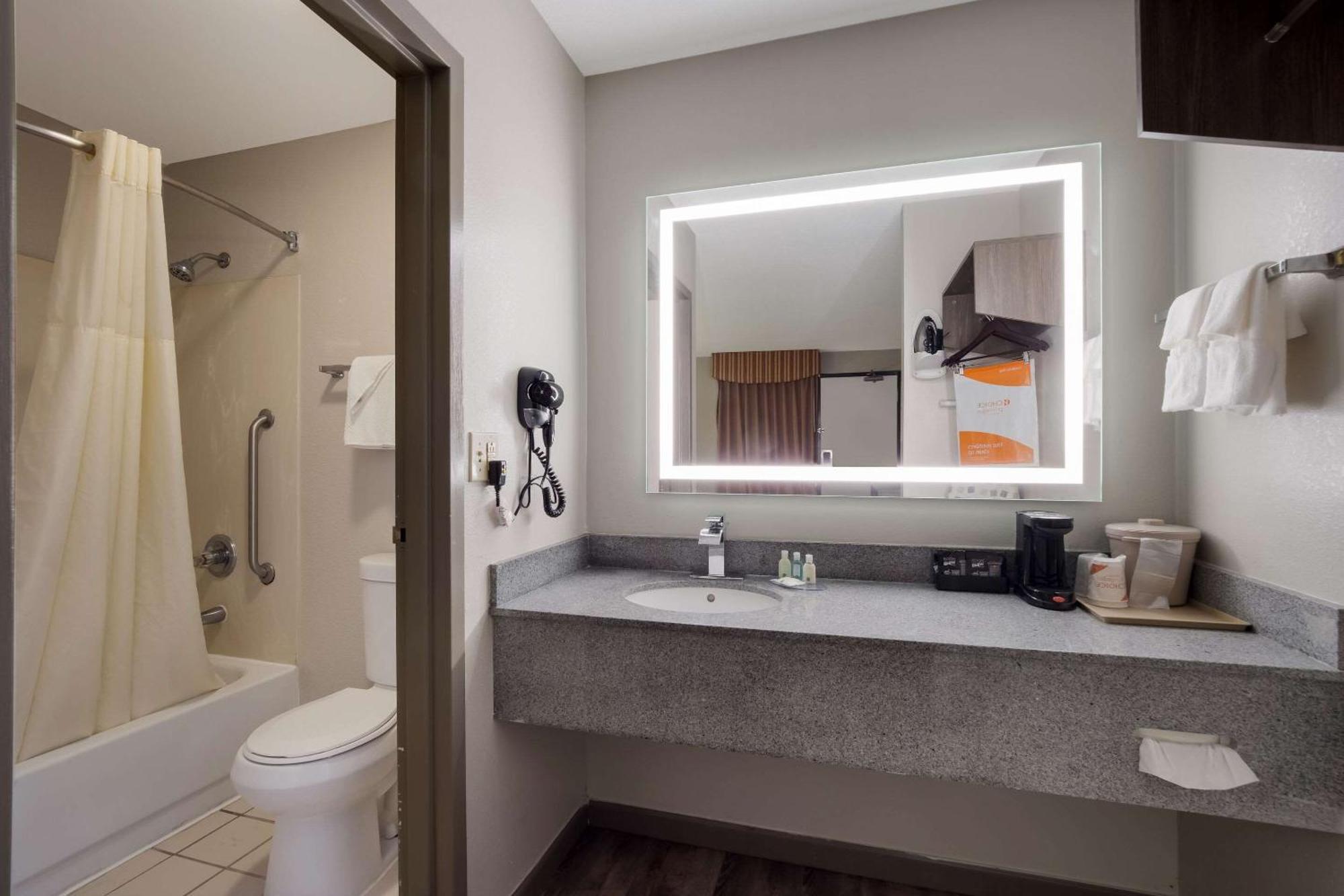 קולומביה Quality Inn Fort Jackson מראה חיצוני תמונה